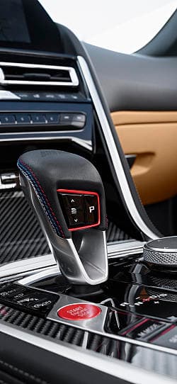 宝马 M8 competition cabrio 高清手机竖屏壁纸