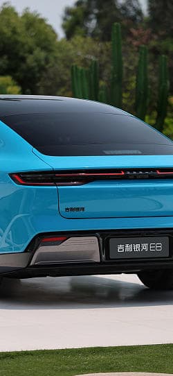 吉利 银河E8  高清手机竖屏壁纸