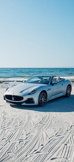 玛莎拉蒂 GranCabrio trofeo 高清手机竖屏壁纸