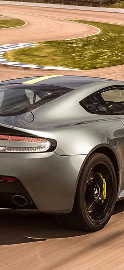 阿斯顿·马丁 Vantage amr 高清手机竖屏壁纸
