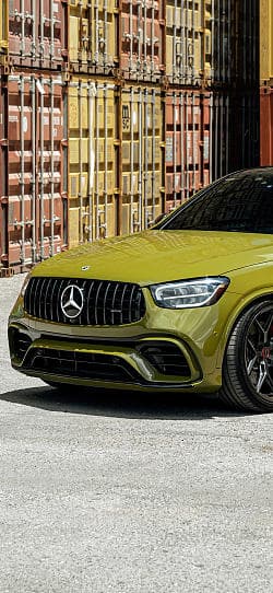 奔驰 AMG GLC 63 高清手机竖屏壁纸