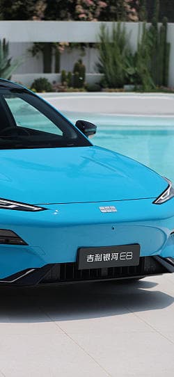 吉利 银河E8  高清手机竖屏壁纸