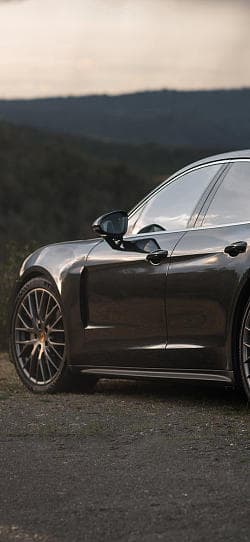 保时捷 Panamera  高清手机竖屏壁纸