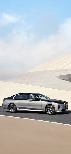 宝马 7系 740 xDrive 高清手机竖屏壁纸