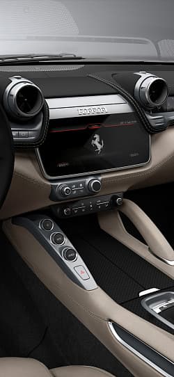 法拉利 GTC4Lusso  高清手机竖屏壁纸