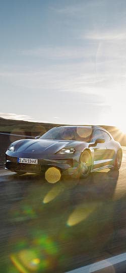 保时捷 Taycan GTS Sport Turismo 高清手机竖屏壁纸