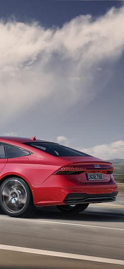 奥迪 A7 sportback 55 tfsi e quattro s line 高清手机竖屏壁纸