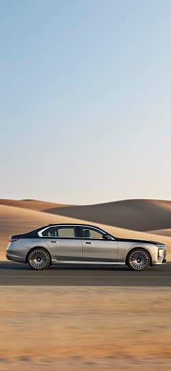 宝马 7系 740 xDrive 高清手机竖屏壁纸