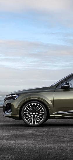 奥迪 SQ7 tfsi 高清手机竖屏壁纸