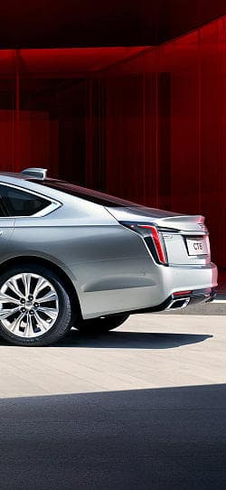 凯迪拉克 CT6  高清手机竖屏壁纸