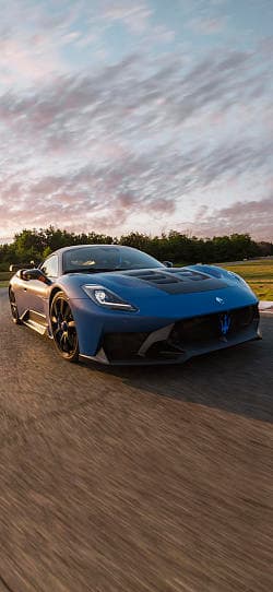 玛莎拉蒂 GT2 stradale 高清手机竖屏壁纸