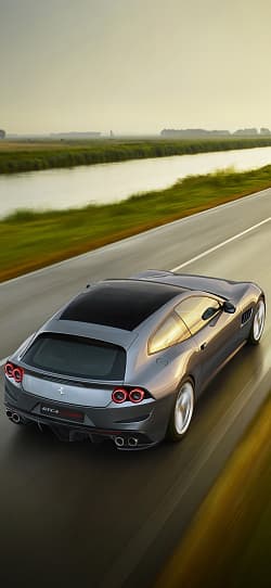 法拉利 GTC4Lusso  高清手机竖屏壁纸
